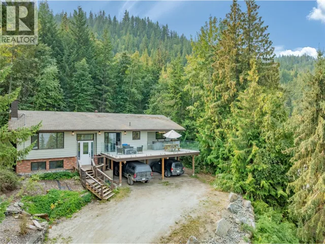 4018 Greaves Road, Eagle Bay, British Columbia V0E1T0