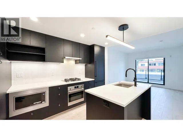 204 1680 E 12TH AVENUE, Vancouver, British Columbia V5N2A3