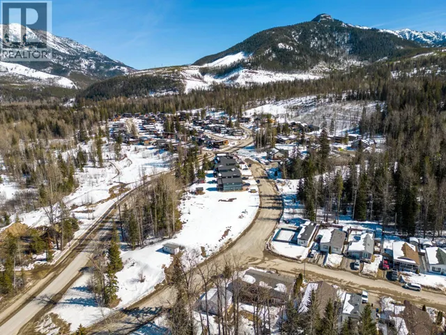 107 WHITETAIL Drive, Fernie, British Columbia V0B1M1