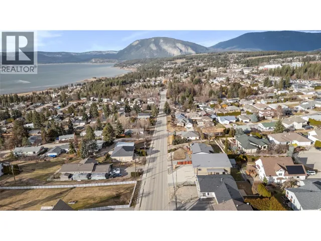 430 20 Street SE, Salmon Arm, British Columbia V1E1J4