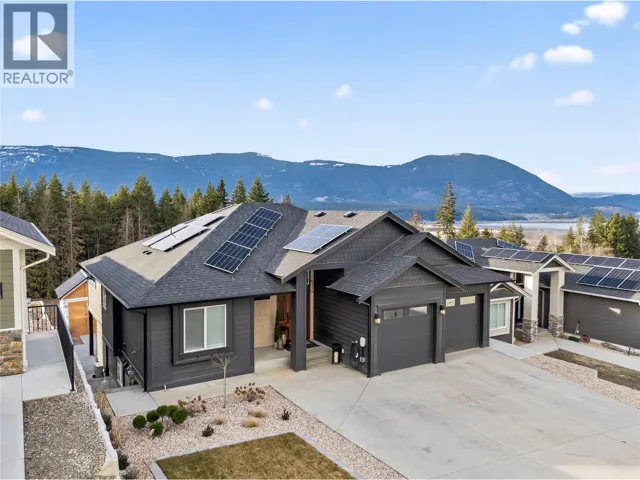 1621 9 Street SE, Salmon Arm, British Columbia V1E0G9