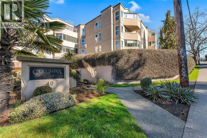 102 40 Gorge Rd W, Saanich, British Columbia V9A1L8
