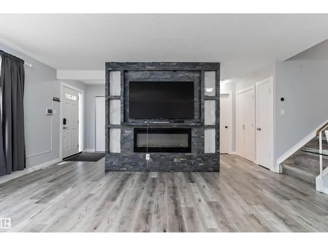 3214 71 ST NW, Edmonton, Alberta T6K1K9