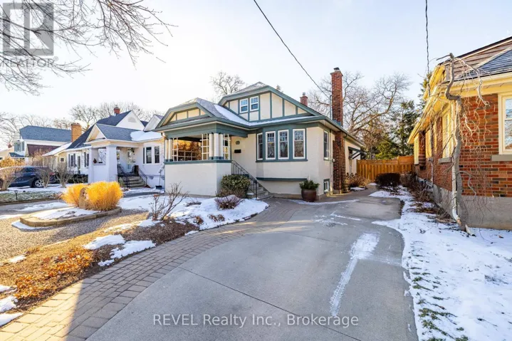 14 JUNKIN STREET, St. Catharines (Downtown), Ontario L2R1N3