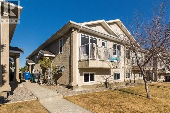 3, 11 Highlands Place W, Lethbridge, Alberta T1J4X8