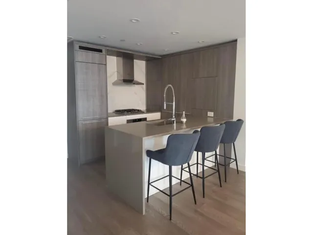 505 1441 JOHNSTON ROAD, Surrey, British Columbia V4B3Z4