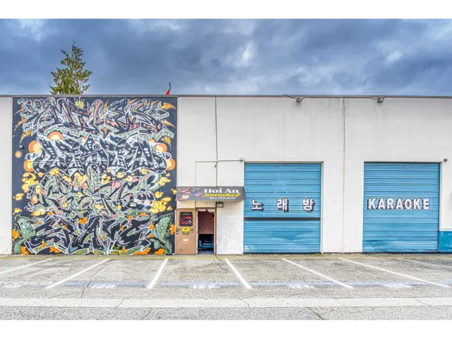 105B 15290 103A AVENUE, Surrey, British Columbia V3R7A2