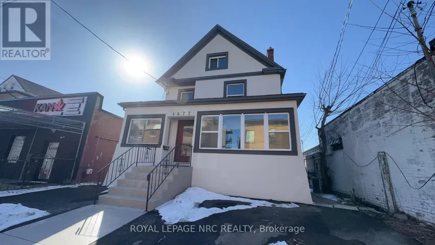 4677 CRYSLER AVENUE, Niagara Falls (Downtown), Ontario L2E3V7