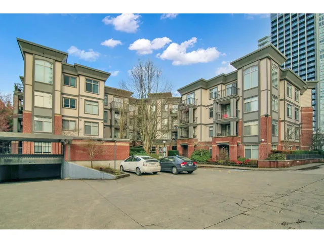 405 10499 UNIVERSITY DRIVE, Surrey, British Columbia V3T0A4