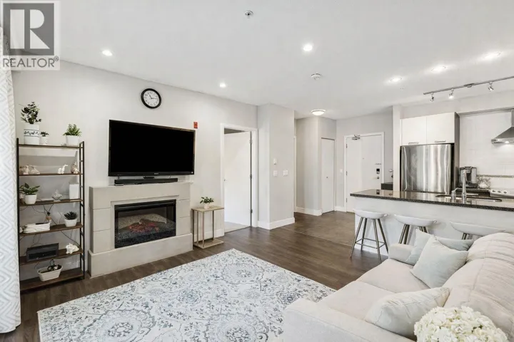 302 1273 MARINE DRIVE, North Vancouver, British Columbia V7P1T3