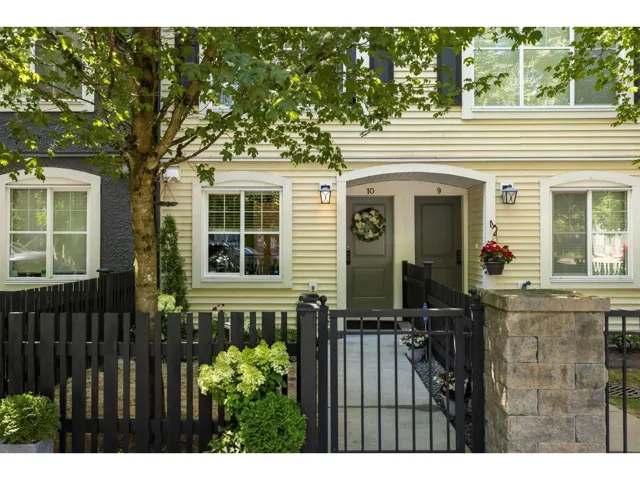 10 19180 65 AVENUE, Surrey, British Columbia V4N6M5