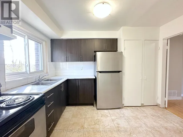 TH9 - 61 HAVENBROOK BOULEVARD, Toronto (Henry Farm), Ontario M2J1A7