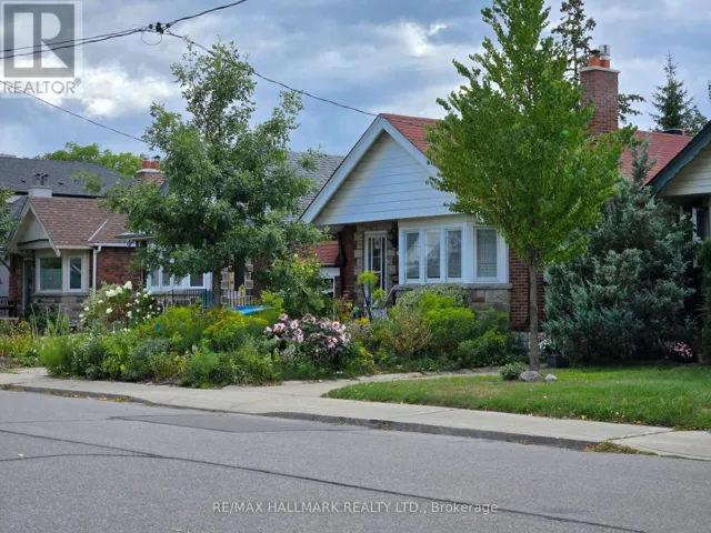 18 FAIRSIDE AVENUE, Toronto (Danforth Village-East York), Ontario M4C3G9