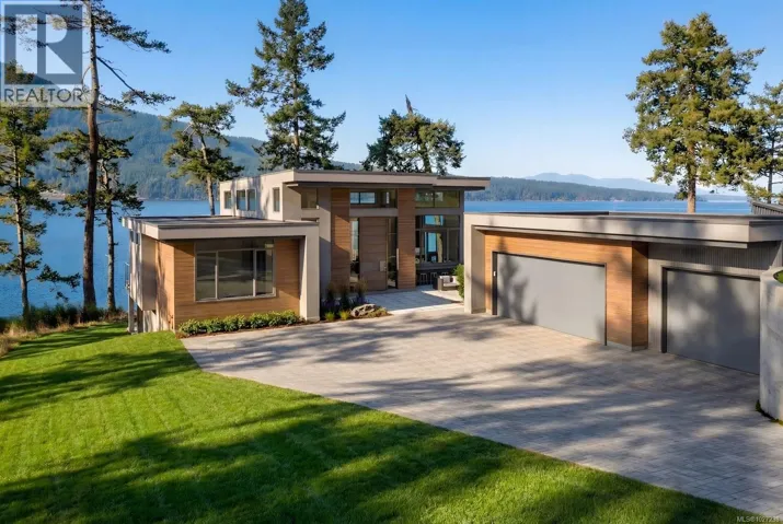 770 Lands End Rd, North Saanich, British Columbia V8L5K9
