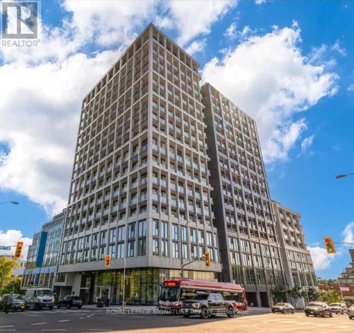 210 - 2020 BATHURST STREET, Toronto (Humewood-Cedarvale), Ontario M5P0A6