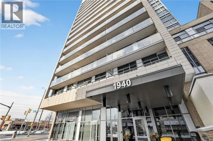 1940 IRONSTONE Drive Unit# 1006, Burlington, Ontario L7L0E4