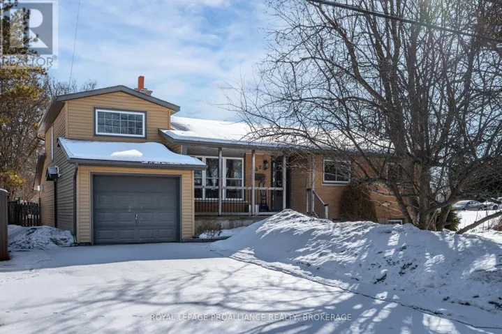 62 MONTGOMERY BOULEVARD, Kingston (City SouthWest), Ontario K7M3N6