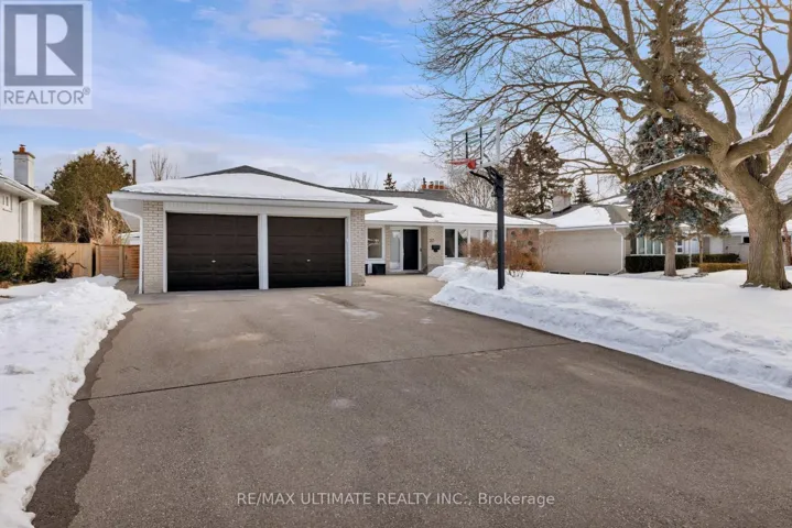 27 RAVENSBOURNE CRESCENT, Toronto (Princess-Rosethorn), Ontario M9A2A9