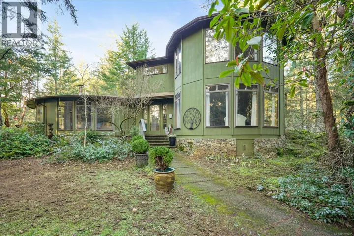 3383 Lakeridge Pl, Highlands, British Columbia V9E1C8