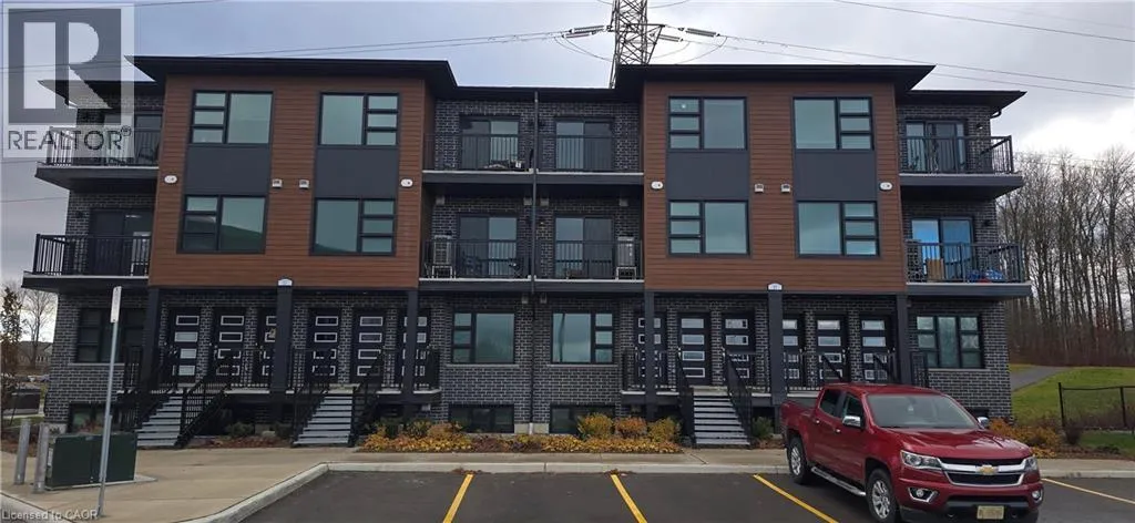 118 GRAVEL RIDGE Trail Unit# E08, Kitchener, Ontario N2E0B8