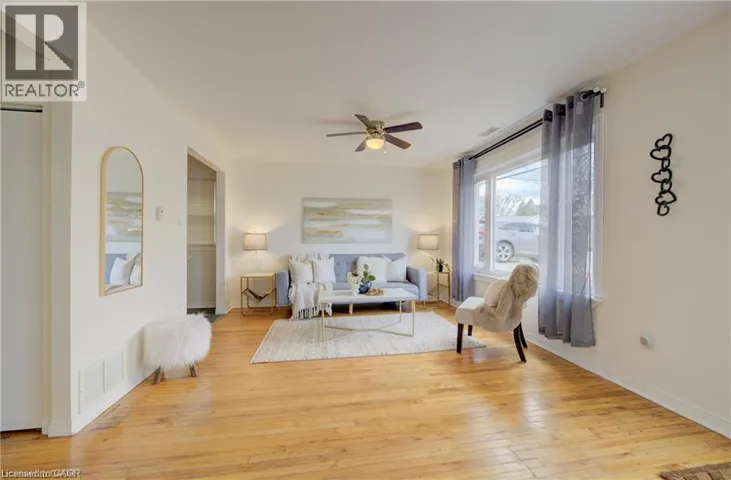 73 EAST 33RD Street, Hamilton, Ontario L8V3T3