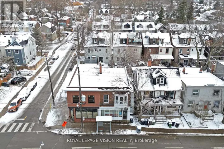 819 PAPE AVENUE, Toronto (Danforth Village-East York), Ontario M4K3V1