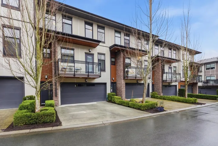8 2687 158 STREET, Surrey, British Columbia V3Z6V3