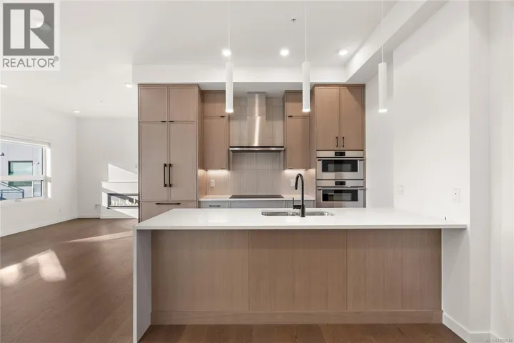 503 1102 Esquimalt Rd, Esquimalt, British Columbia V9A0L3