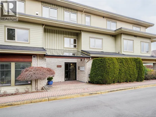 303 2520 Oakville Ave, Sidney, British Columbia V8L1V9