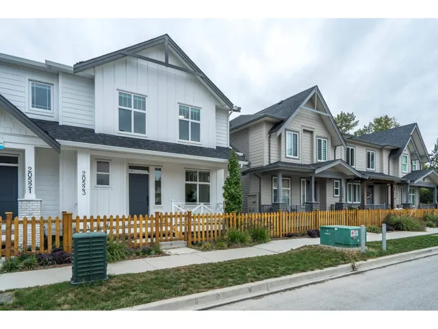 20517 76 AVENUE, Langley, British Columbia V2Y3T1