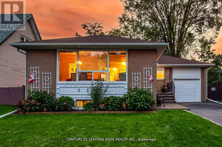 2574 LUNDIGAN DRIVE, Mississauga (Clarkson), Ontario L5J3W1