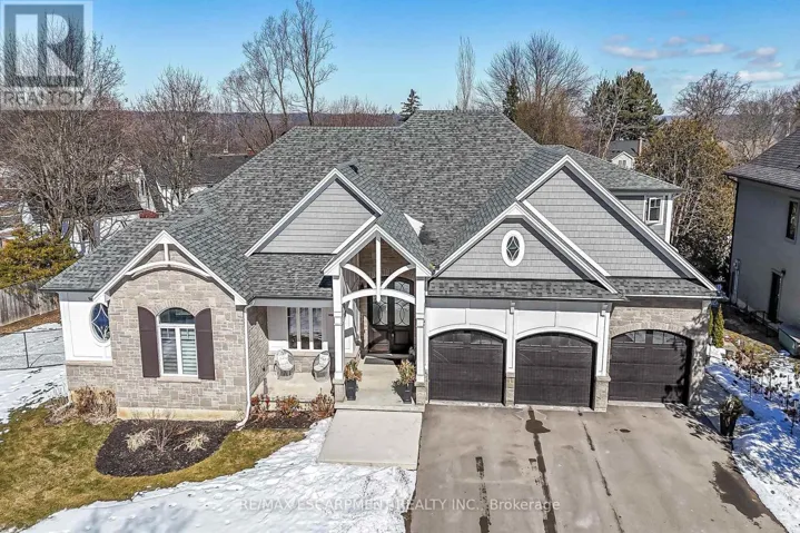 747 VERNON PLACE, Hamilton (Ancaster), Ontario L9G3H4