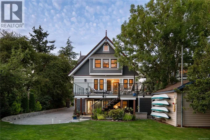 1215 Richardson St, Victoria, British Columbia V8V3C9