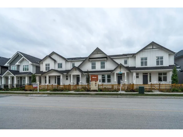 20521 76 AVENUE, Langley, British Columbia V2Y1W7