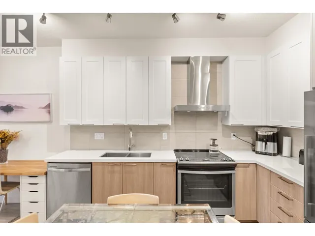 317 611 REGAN AVENUE, Coquitlam, British Columbia V3J0E5