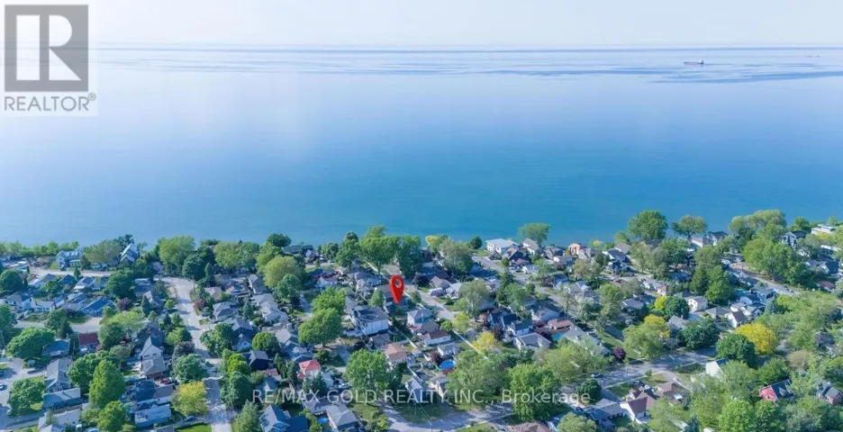 15 SHELLEY AVENUE, St. Catharines (Port Dalhousie), Ontario L2N5L4