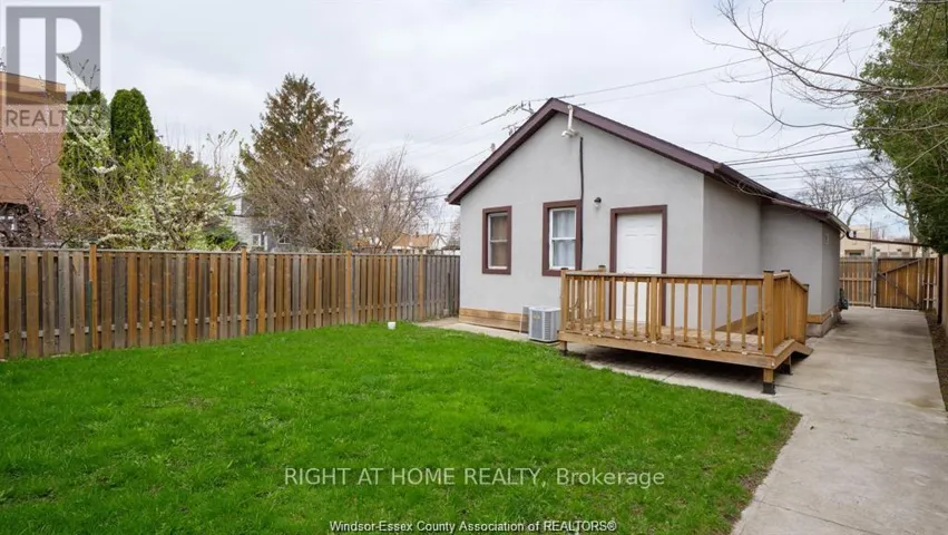 762 AYLMER AVENUE E, Windsor, Ontario N9A1V3