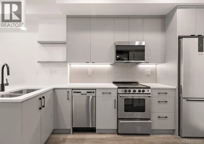 308 610 Lampson St, Esquimalt, British Columbia V9A0L4