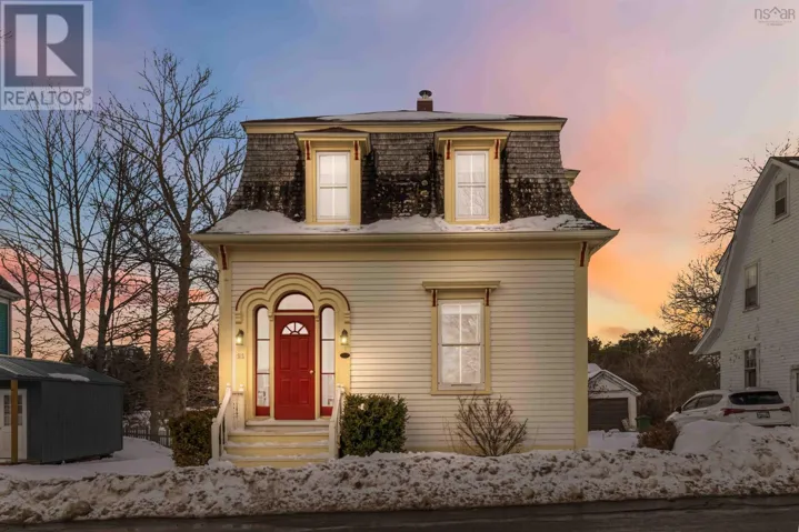 66 Tannery Road, Lunenburg, Nova Scotia B0J2C0
