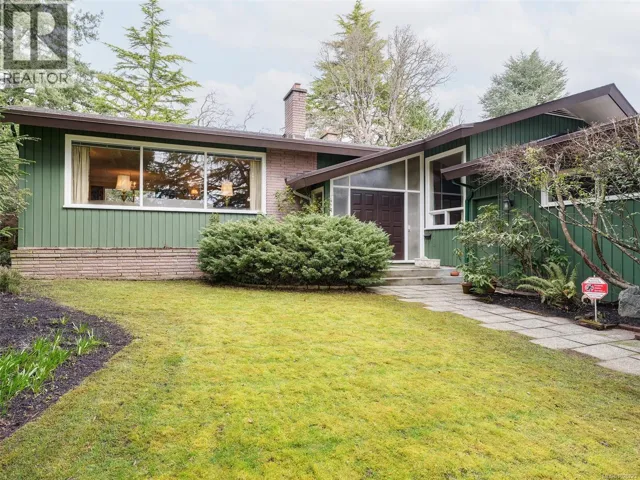 2086 Avondale Rd, Oak Bay, British Columbia V8P1V4
