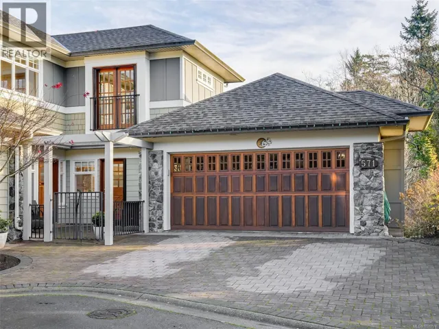 571 Caselton Pl, Saanich, British Columbia V8Z7Y5