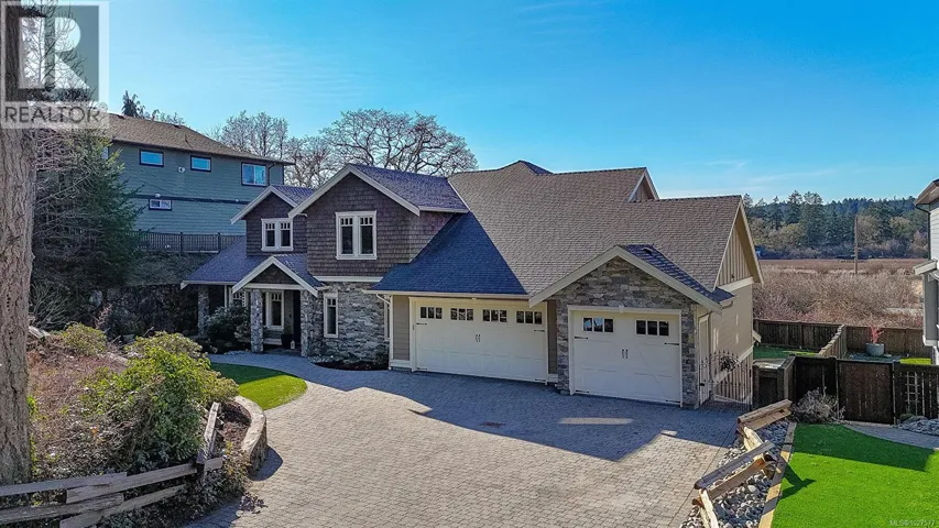 4148 Holland Ave, Saanich, British Columbia V8Z5K4