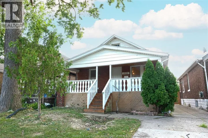 1025 CURRY AVENUE, Windsor, Ontario N9B2A6