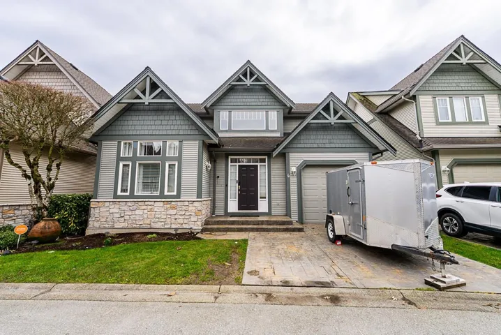 4 6177 169 STREET, Surrey, British Columbia V3S9E8