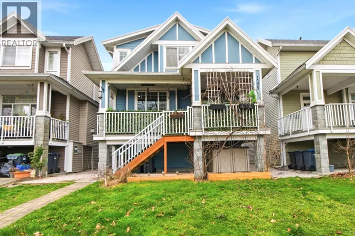 1029 SALTER STREET, New Westminster, British Columbia V3M0H5