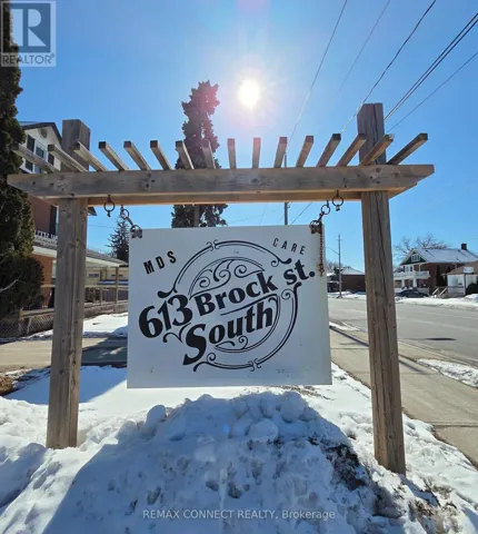 613 BROCK STREET S, Whitby (Downtown Whitby), Ontario L1N4L1