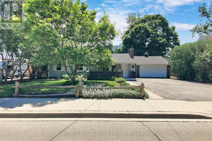 1924 BALSAM AVENUE, Mississauga (Clarkson), Ontario L5J1L2