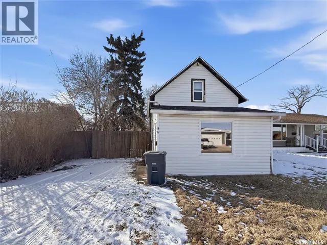 96 10th AVENUE NE, Swift Current, Saskatchewan S9H2T2
