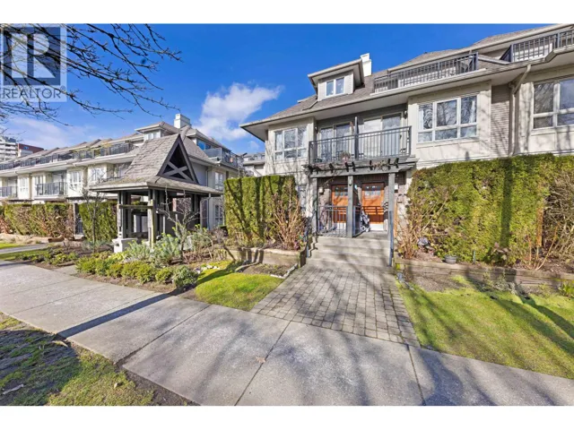 10 4055 PENDER STREET, Burnaby, British Columbia V5C2L9