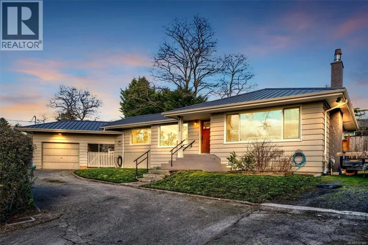 1790 Keith Pl, Saanich, British Columbia V8P1E4